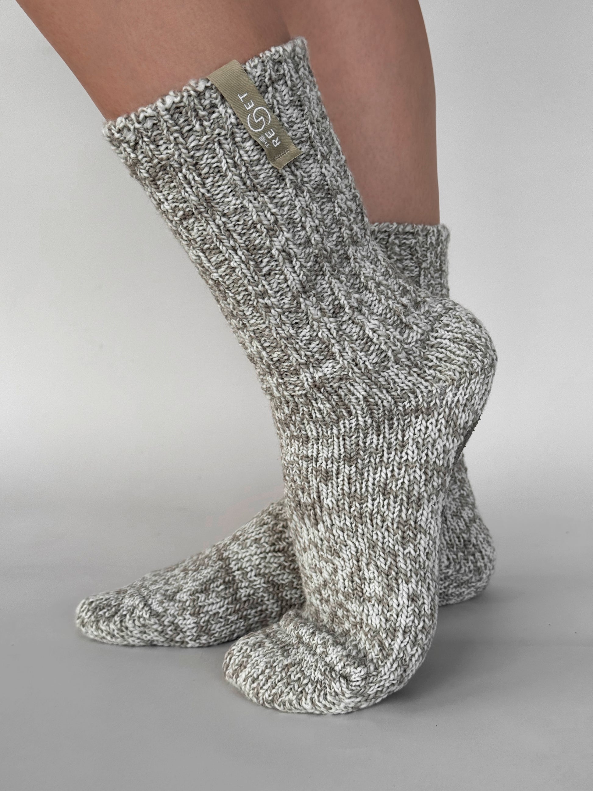 THE RESET Wohlfühl-Socken – Grau, rutschfest, One Size