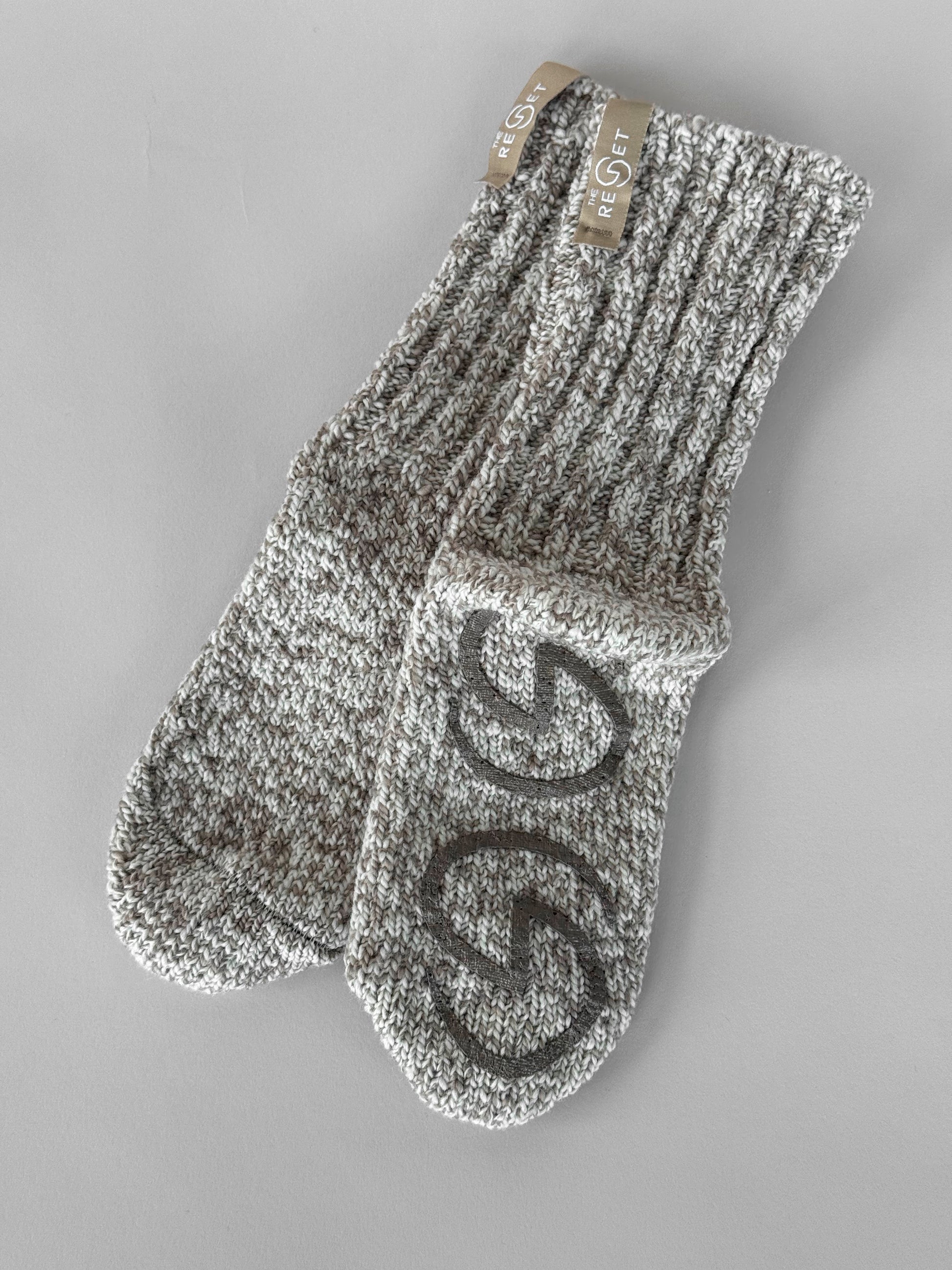 THE RESET Wohlfühl-Socken – Grau, rutschfest, One Size