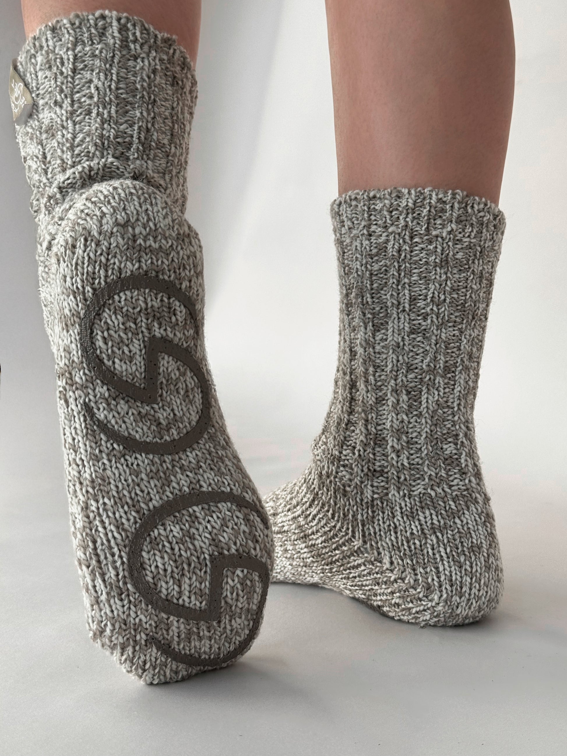 THE RESET Wohlfühl-Socken – Grau, rutschfest, One Size